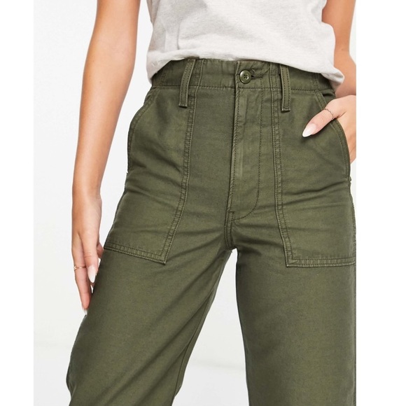 NEW LEVI'S Ribcage Straight Ankle Utility Pants in Khaki-Green Size 32 X 29 NWT - Picture 5 of 16